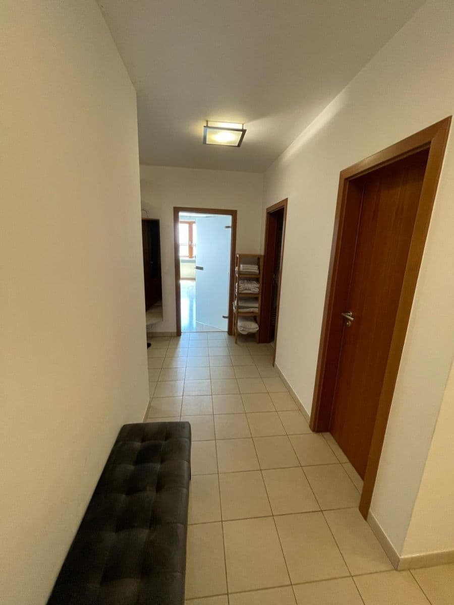 2 bedroom with open-plan kitchen flat to rent, 89 m², Ke Klimentce, Prague, Prague 2 bedroom with open-plan kitchen flat to rent, 89 m², Ke Klimentce, Prague, Prague