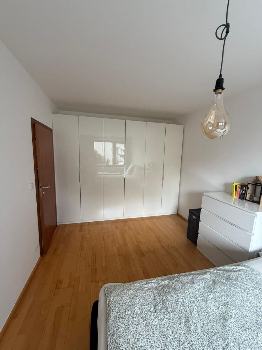 2 bedroom with open-plan kitchen flat to rent, 89 m², Ke Klimentce, Prague, Prague 2 bedroom with open-plan kitchen flat to rent, 89 m², Ke Klimentce, Prague, Prague