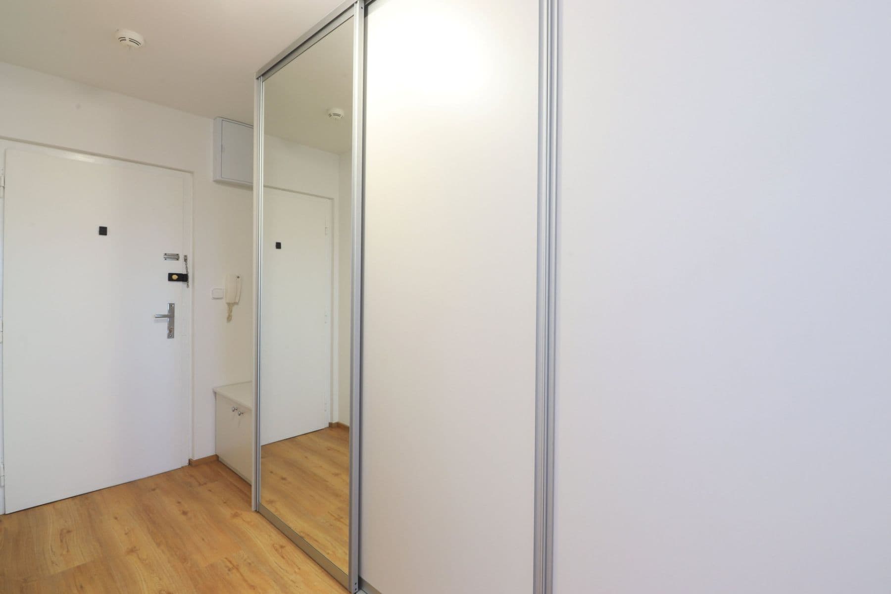 1 bedroom with open-plan kitchen flat to rent, 42 m², Anny Drabíkové, Prague, Prague 1 bedroom with open-plan kitchen flat to rent, 42 m², Anny Drabíkové, Prague, Prague