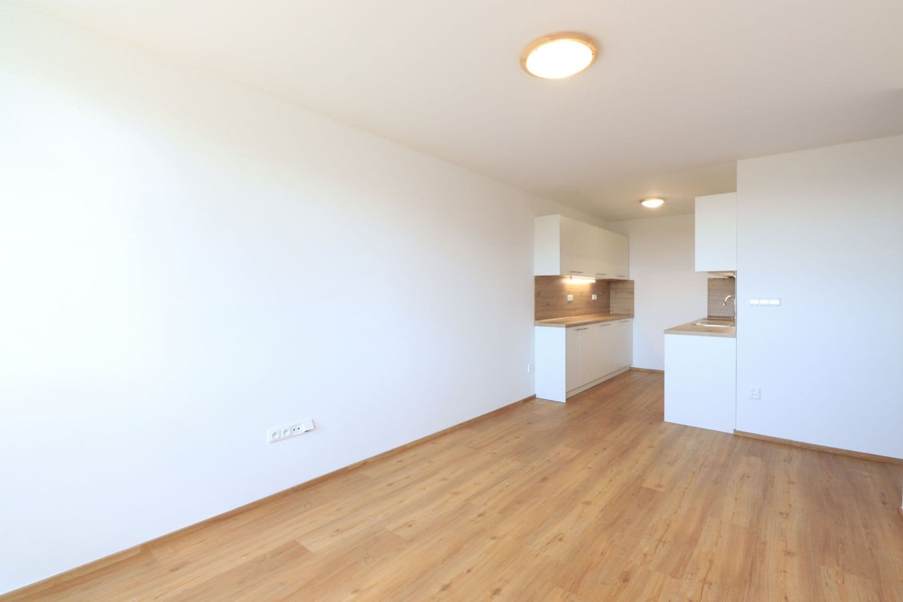 1 bedroom with open-plan kitchen flat to rent, 42 m², Anny Drabíkové, Prague, Prague 1 bedroom with open-plan kitchen flat to rent, 42 m², Anny Drabíkové, Prague, Prague