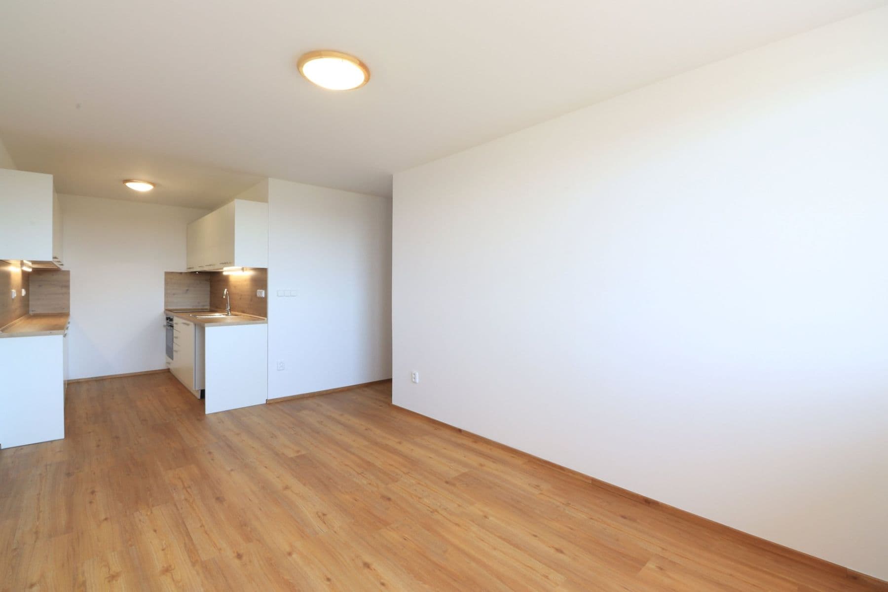 1 bedroom with open-plan kitchen flat to rent, 42 m², Anny Drabíkové, Prague, Prague 1 bedroom with open-plan kitchen flat to rent, 42 m², Anny Drabíkové, Prague, Prague