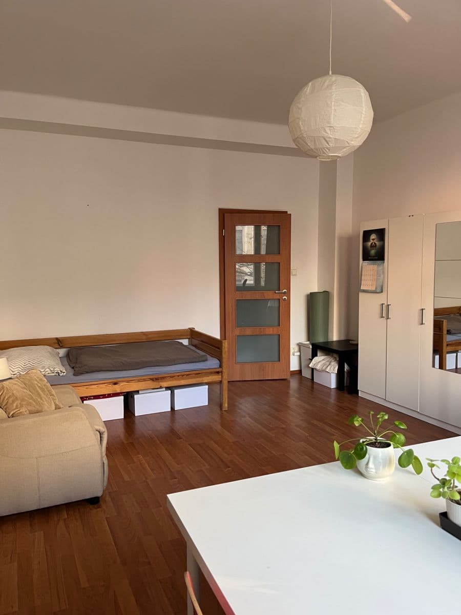 4 bedroom flat to rent, 22 m², Thámova, Prague, Prague 4 bedroom flat to rent, 22 m², Thámova, Prague, Prague