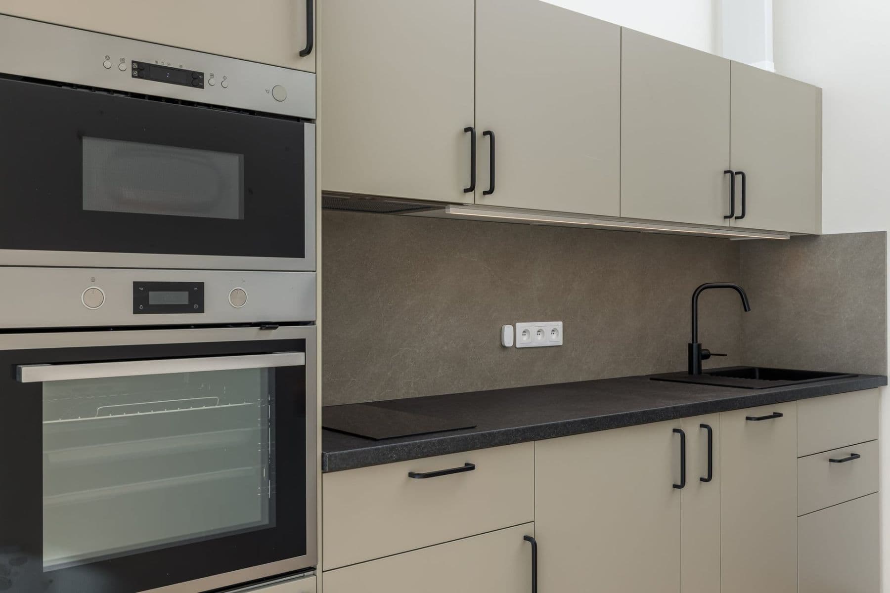 Studio flat to rent, 36 m², Českobrodská, Prague, Prague Studio flat to rent, 36 m², Českobrodská, Prague, Prague