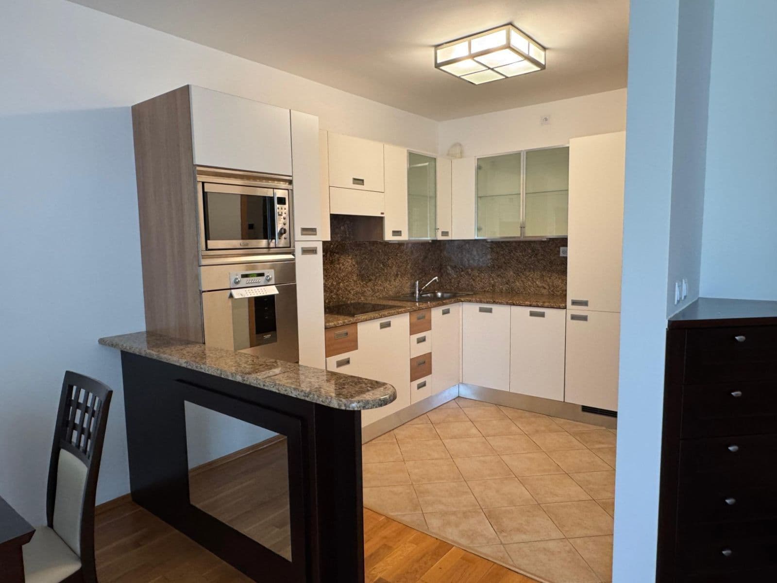 2 bedroom with open-plan kitchen flat to rent, 107 m², Strnadových, Prague, Prague 2 bedroom with open-plan kitchen flat to rent, 107 m², Strnadových, Prague, Prague