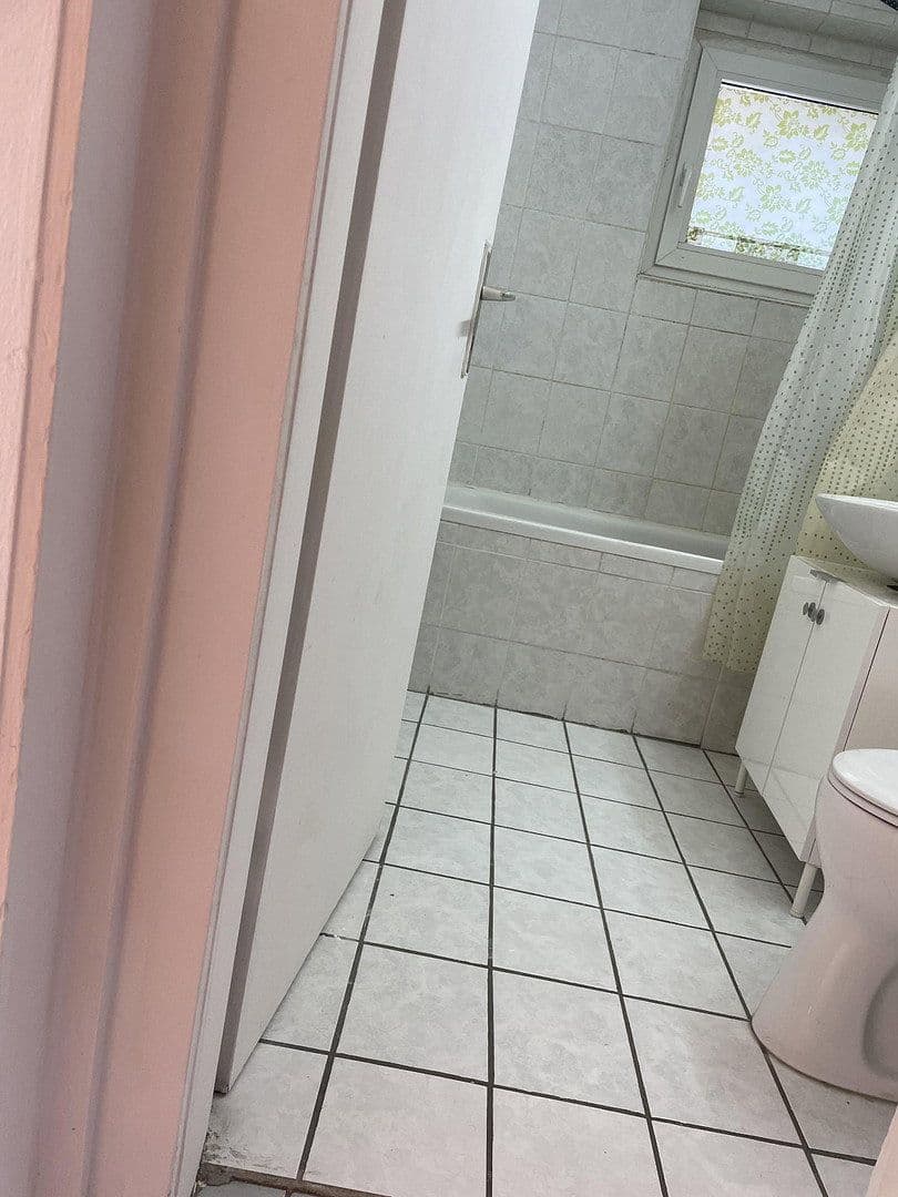 3 bedroom flat to rent, 58 m², Rommerskircherstr X, Köln, North Rhine-Westphalia 3 bedroom flat to rent, 58 m², Rommerskircherstr X, Köln, North Rhine-Westphalia