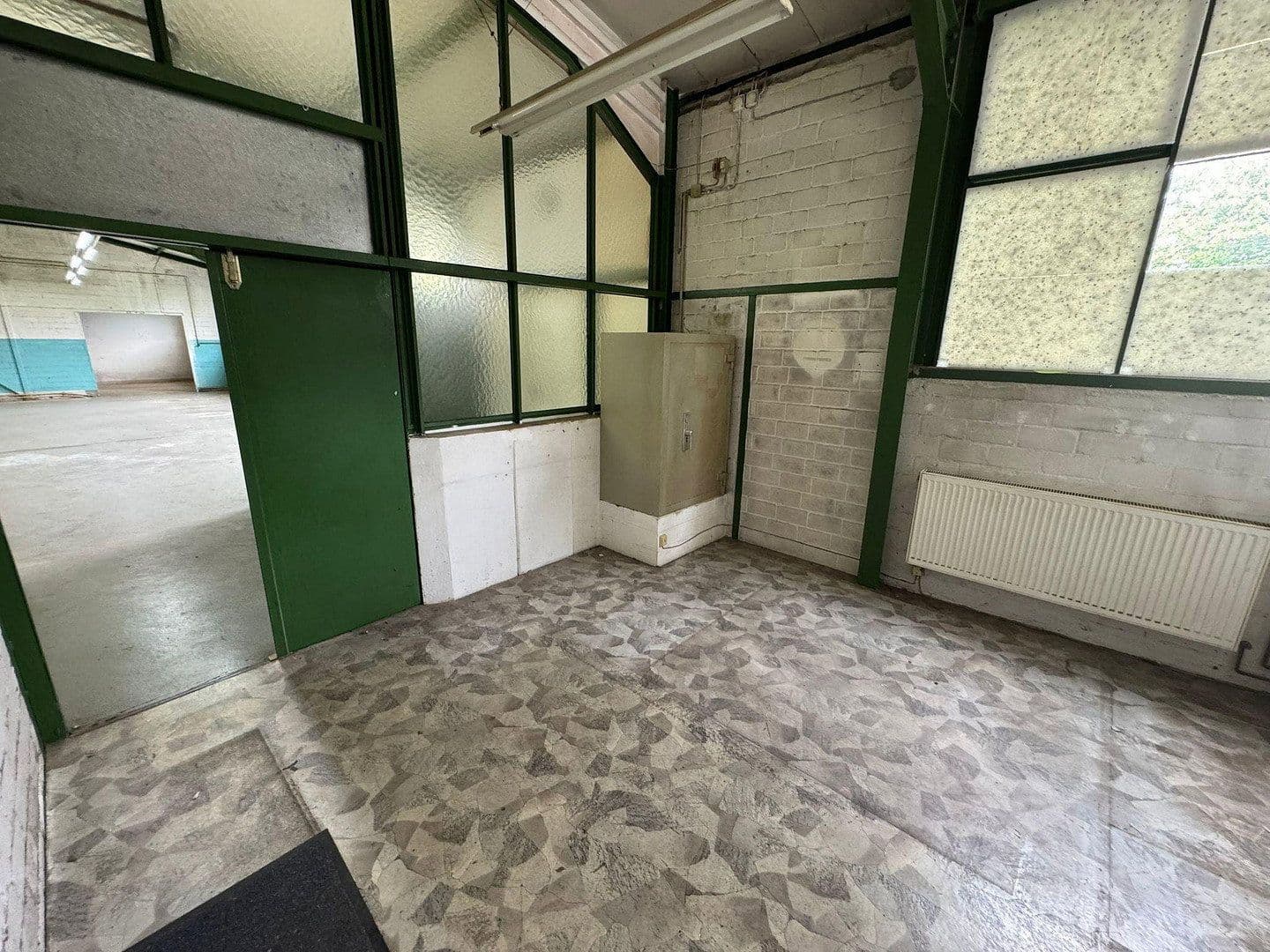 non-residential property to rent, 750 m², Solingen, North Rhine-Westphalia non-residential property to rent, 750 m², Solingen, North Rhine-Westphalia