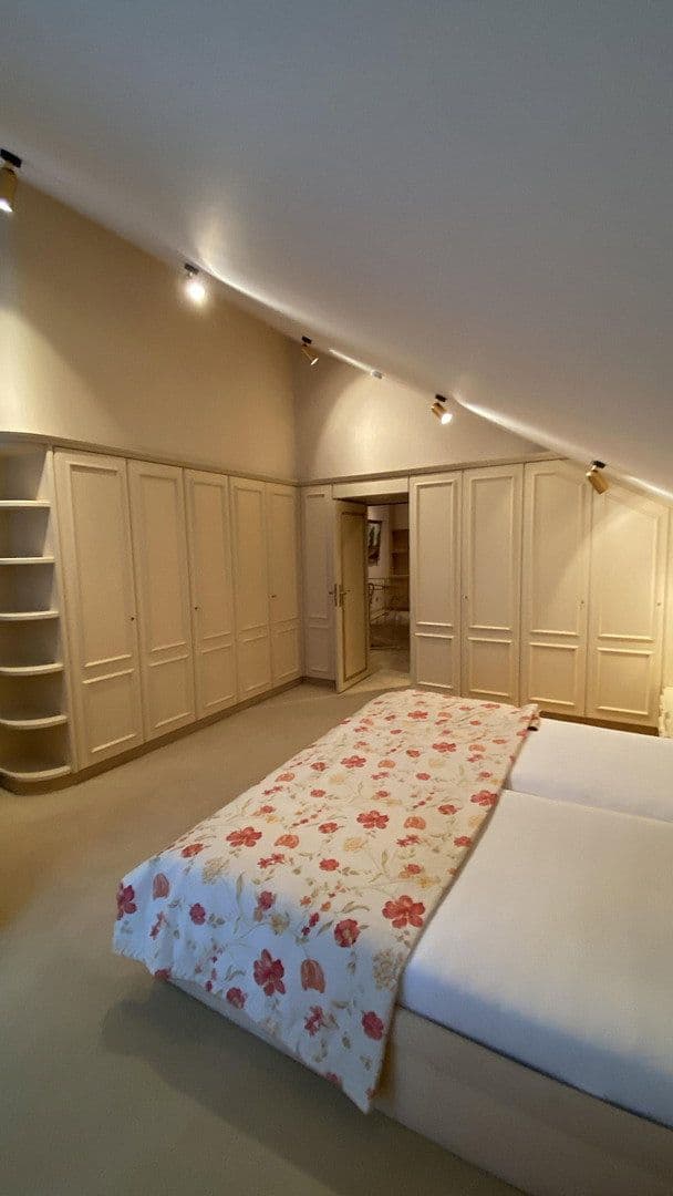 2 bedroom with open-plan kitchen flat to rent, 123 m², Sindelfingen, Baden-Württemberg 2 bedroom with open-plan kitchen flat to rent, 123 m², Sindelfingen, Baden-Württemberg