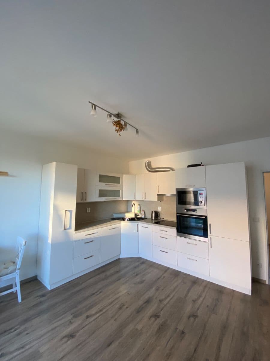 2 bedroom with open-plan kitchen flat to rent, 60 m², Ecksteinova, Chýně, Středočeský Region 2 bedroom with open-plan kitchen flat to rent, 60 m², Ecksteinova, Chýně, Středočeský Region