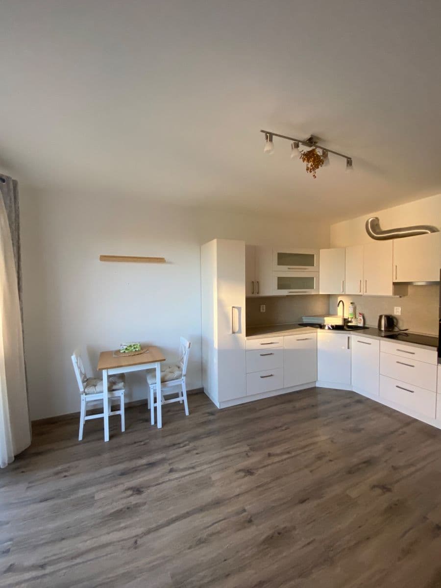 2 bedroom with open-plan kitchen flat to rent, 60 m², Ecksteinova, Chýně, Středočeský Region 2 bedroom with open-plan kitchen flat to rent, 60 m², Ecksteinova, Chýně, Středočeský Region