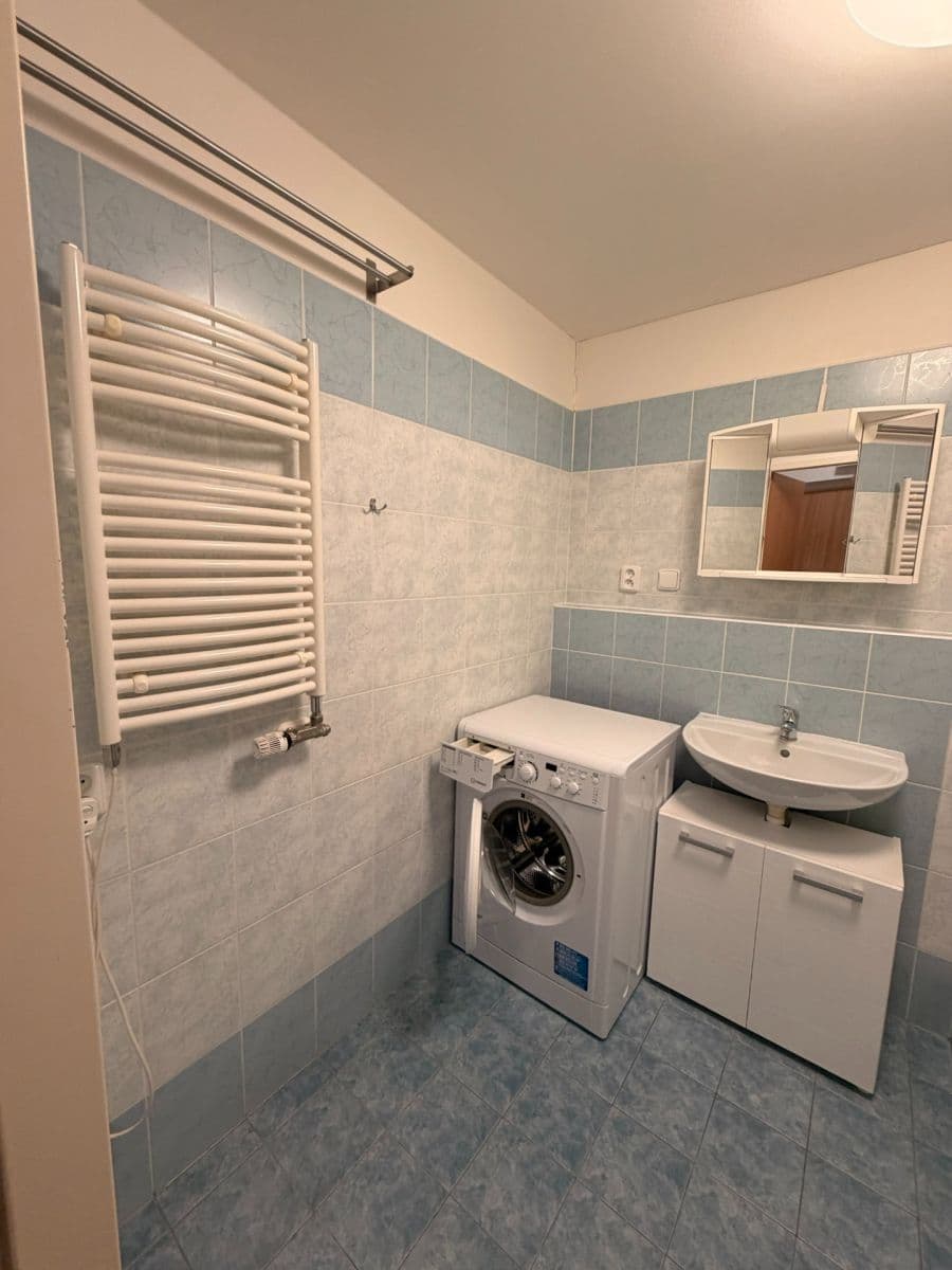 Studio flat to rent, 32 m², Herlíkovická, Prague, Prague Studio flat to rent, 32 m², Herlíkovická, Prague, Prague