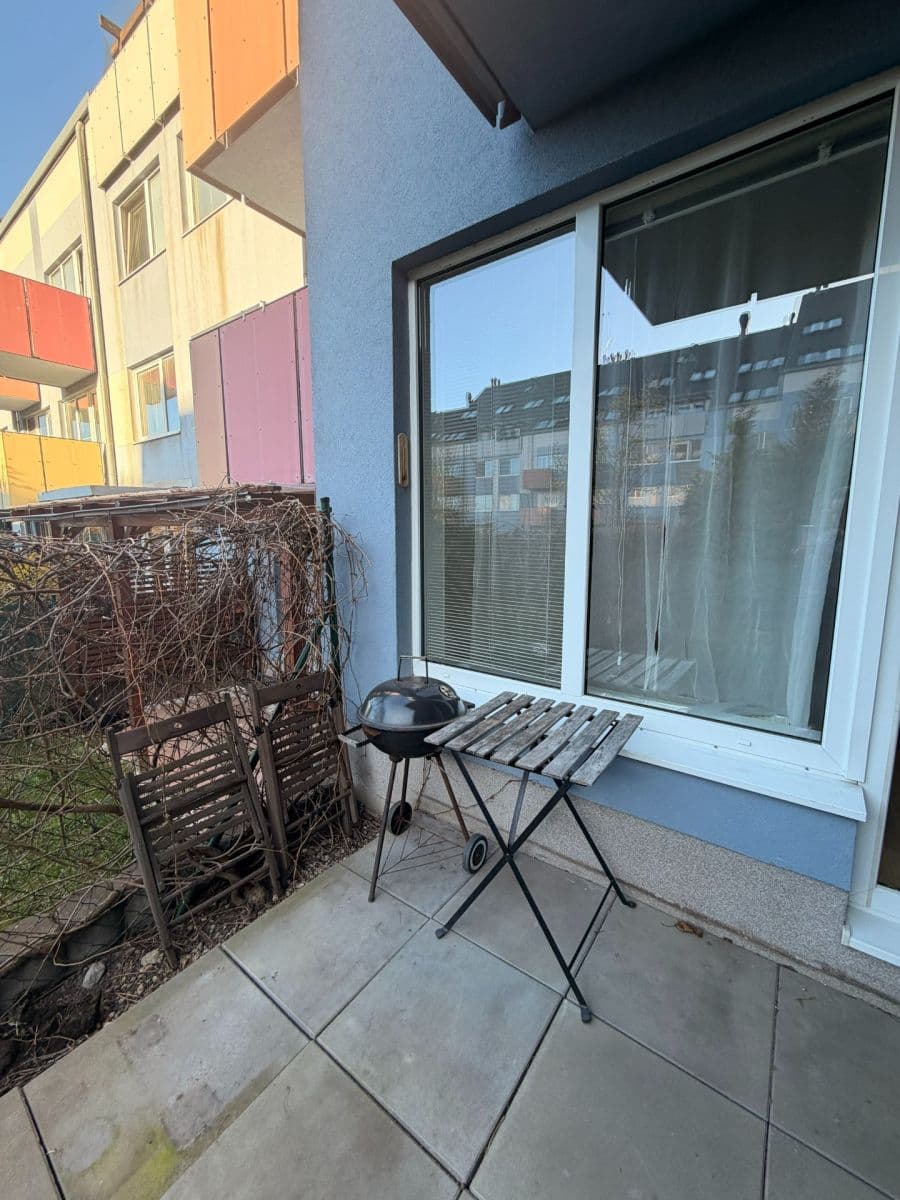 Studio flat to rent, 32 m², Herlíkovická, Prague, Prague Studio flat to rent, 32 m², Herlíkovická, Prague, Prague