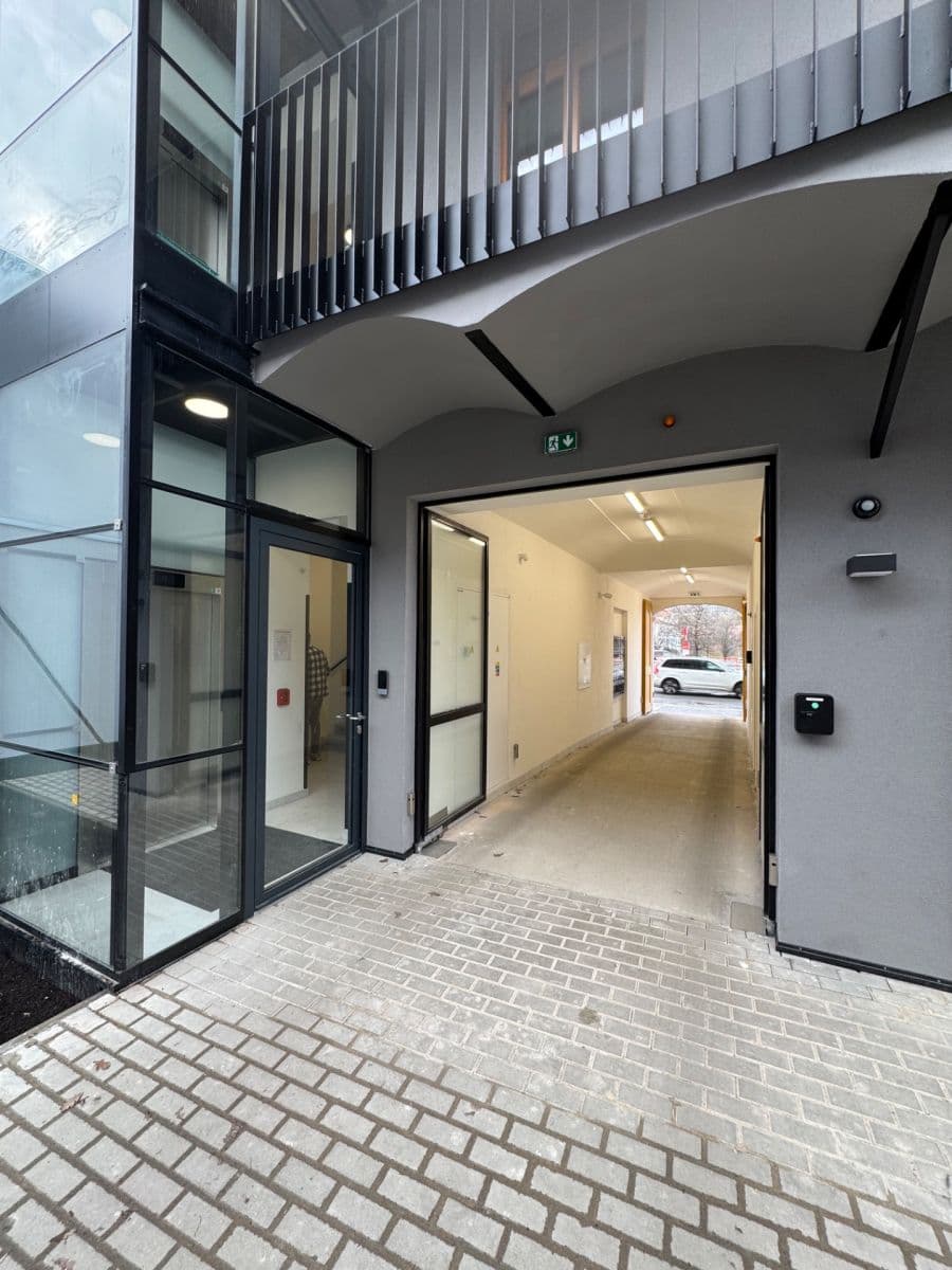 1 bedroom with open-plan kitchen flat to rent, 51 m², Bělohorská, Prague, Prague 1 bedroom with open-plan kitchen flat to rent, 51 m², Bělohorská, Prague, Prague