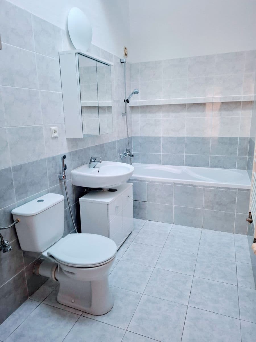 4 bedroom flat to rent, 129 m², Medkova, Prague, Prague 4 bedroom flat to rent, 129 m², Medkova, Prague, Prague
