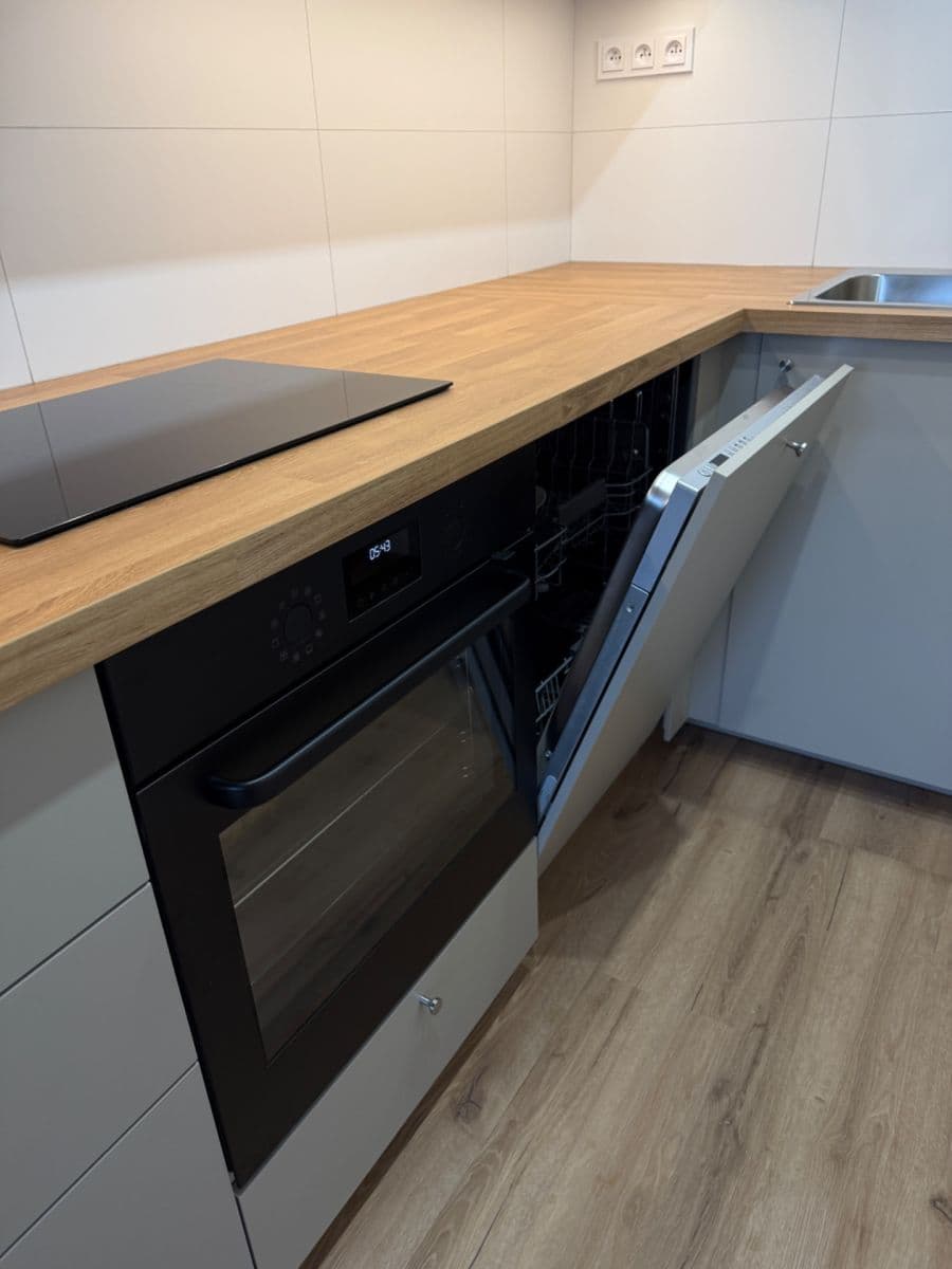 1 bedroom with open-plan kitchen flat to rent, 41 m², Trnovanská, Teplice, Ústecký Region 1 bedroom with open-plan kitchen flat to rent, 41 m², Trnovanská, Teplice, Ústecký Region