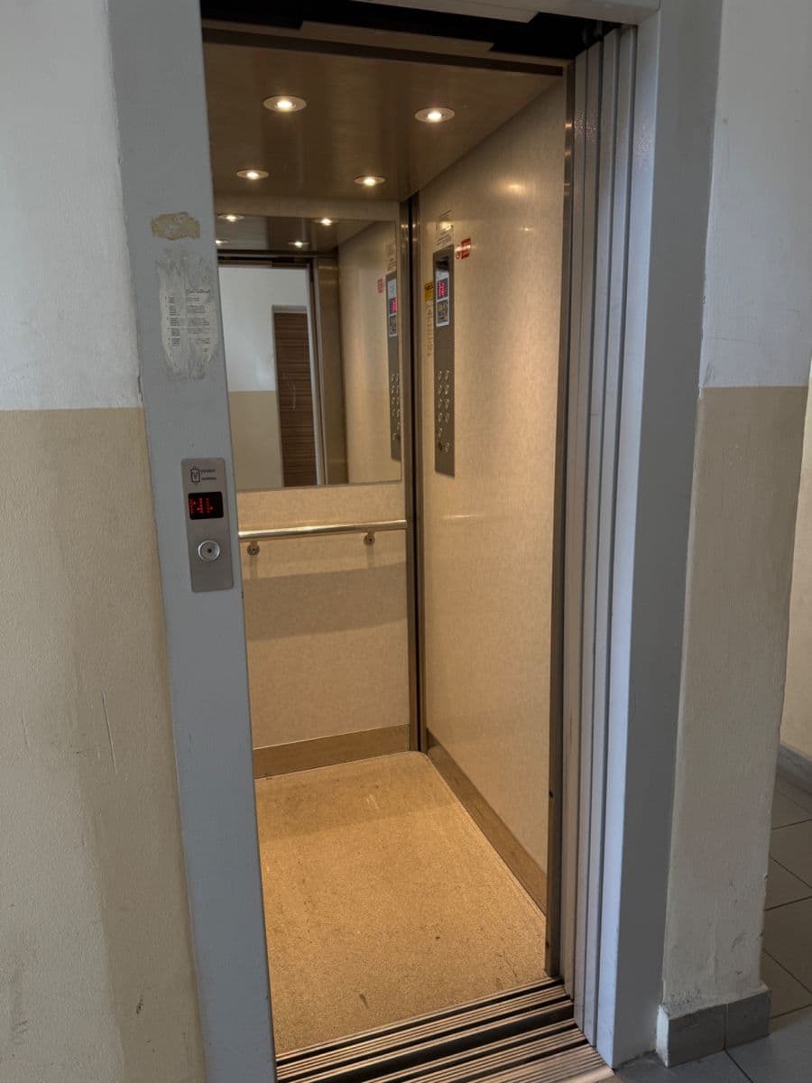 1 bedroom with open-plan kitchen flat to rent, 41 m², Trnovanská, Teplice, Ústecký Region 1 bedroom with open-plan kitchen flat to rent, 41 m², Trnovanská, Teplice, Ústecký Region