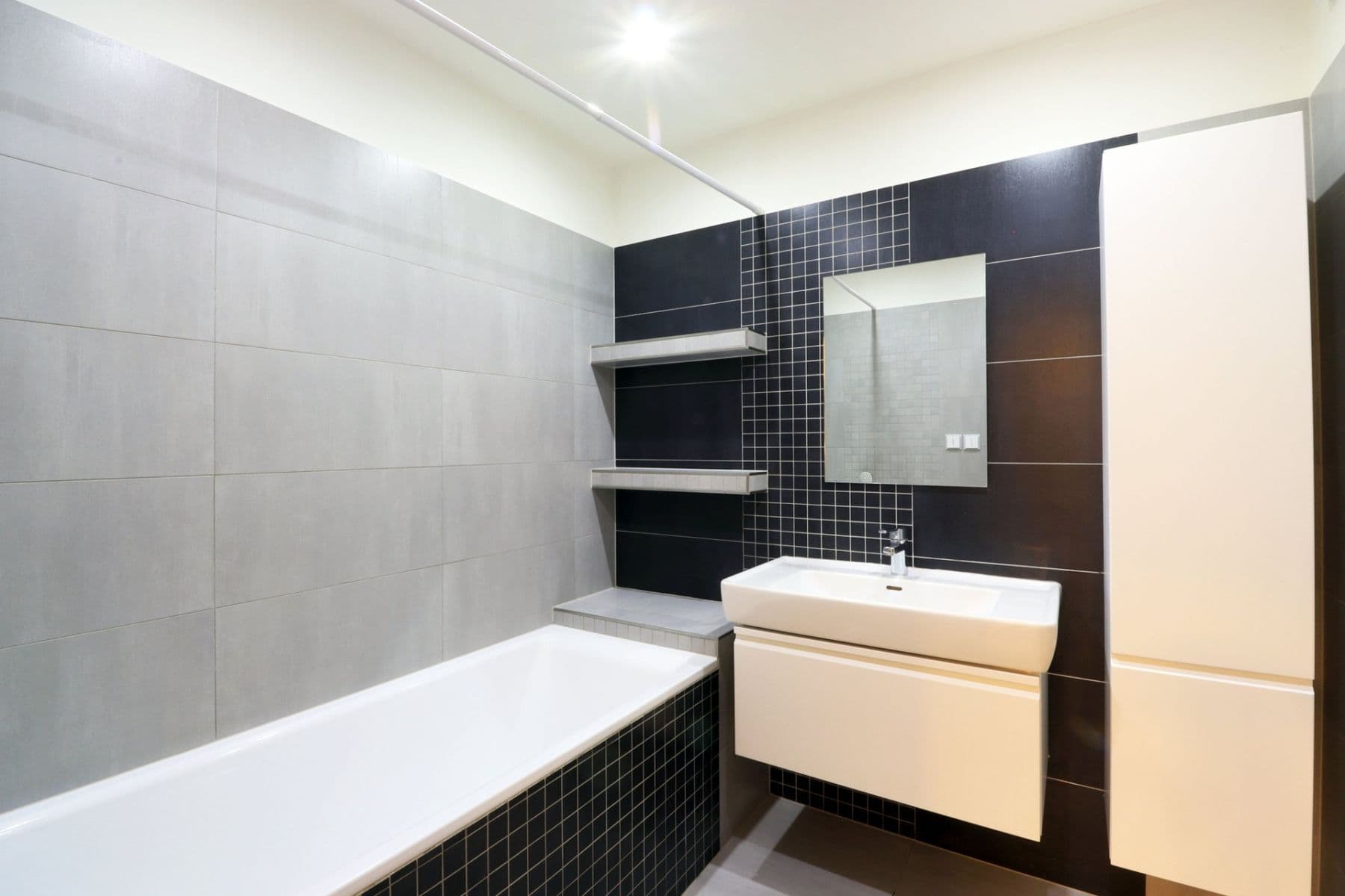 3 bedroom with open-plan kitchen flat to rent, 114 m², K Haltýři, Prague, Prague 3 bedroom with open-plan kitchen flat to rent, 114 m², K Haltýři, Prague, Prague