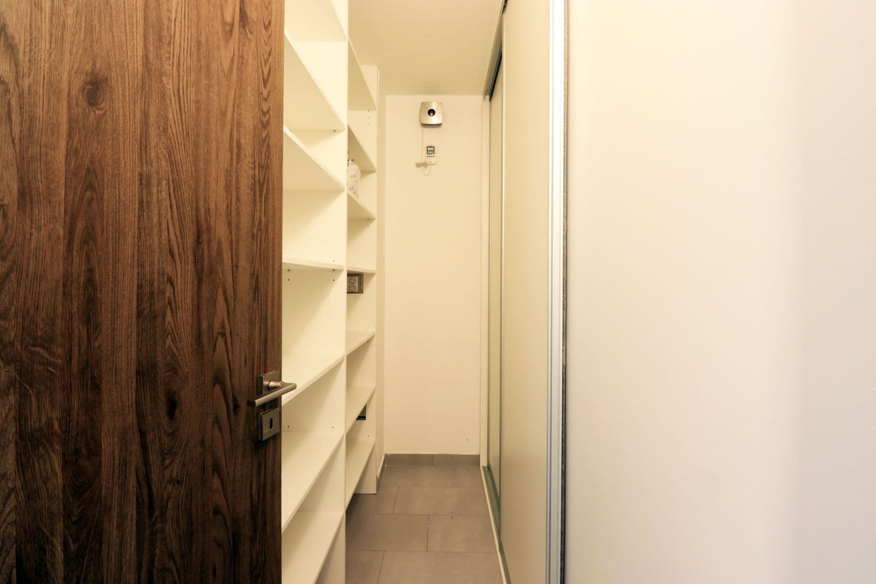 3 bedroom with open-plan kitchen flat to rent, 114 m², K Haltýři, Prague, Prague 3 bedroom with open-plan kitchen flat to rent, 114 m², K Haltýři, Prague, Prague