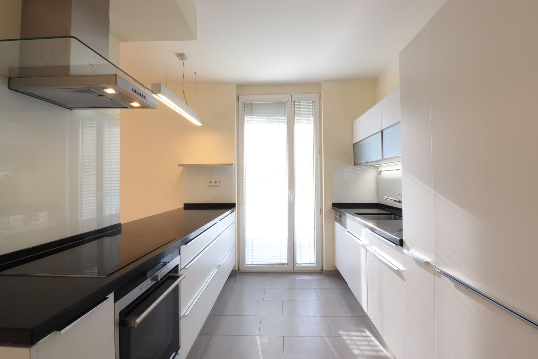 3 bedroom with open-plan kitchen flat to rent, 114 m², K Haltýři, Prague, Prague 3 bedroom with open-plan kitchen flat to rent, 114 m², K Haltýři, Prague, Prague