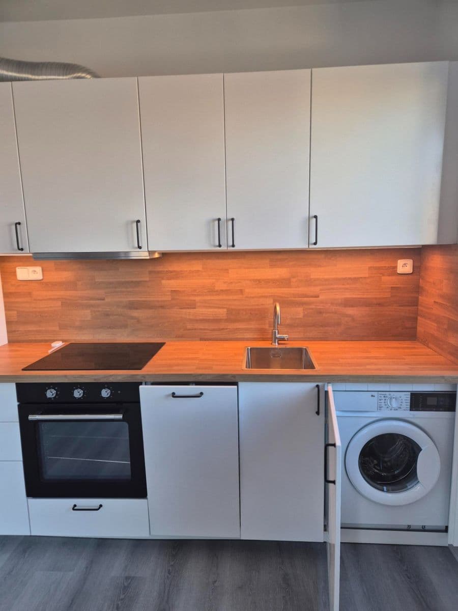 Studio flat to rent, 39 m², Pražská, Kolín, Středočeský Region Studio flat to rent, 39 m², Pražská, Kolín, Středočeský Region