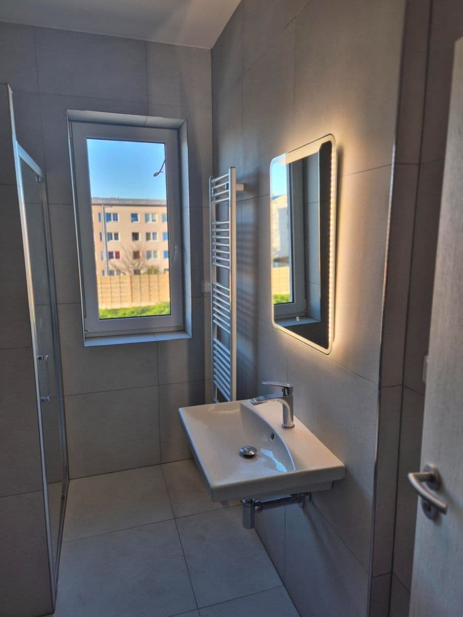 Studio flat to rent, 37 m², Pražská, Kolín, Středočeský Region Studio flat to rent, 37 m², Pražská, Kolín, Středočeský Region