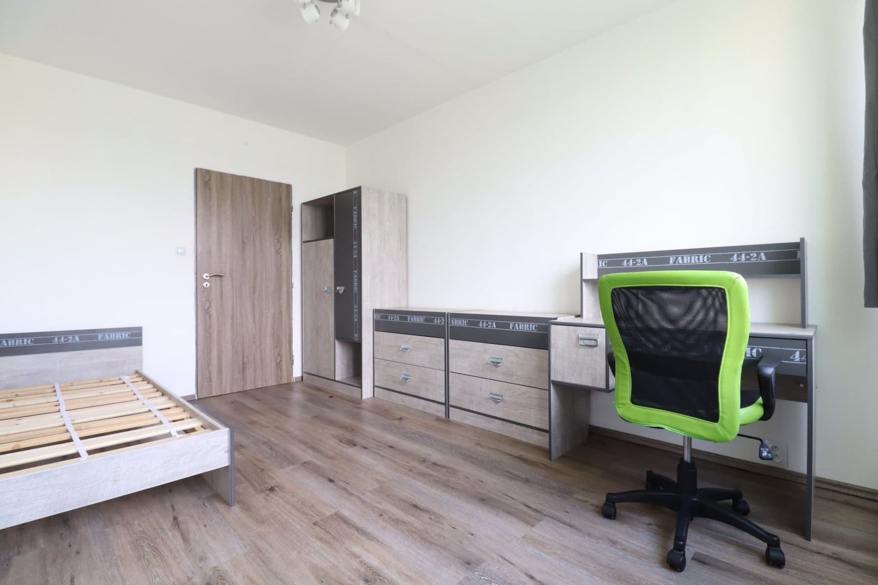 3 bedroom flat to rent, 73 m², Prusíkova, Prague, Prague 3 bedroom flat to rent, 73 m², Prusíkova, Prague, Prague