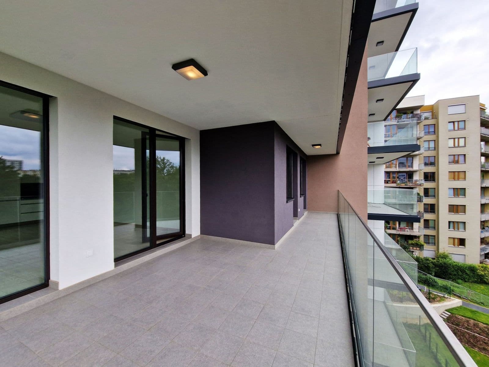 2 bedroom with open-plan kitchen flat to rent, 87 m², K Červenému vrchu, Prague, Prague 2 bedroom with open-plan kitchen flat to rent, 87 m², K Červenému vrchu, Prague, Prague