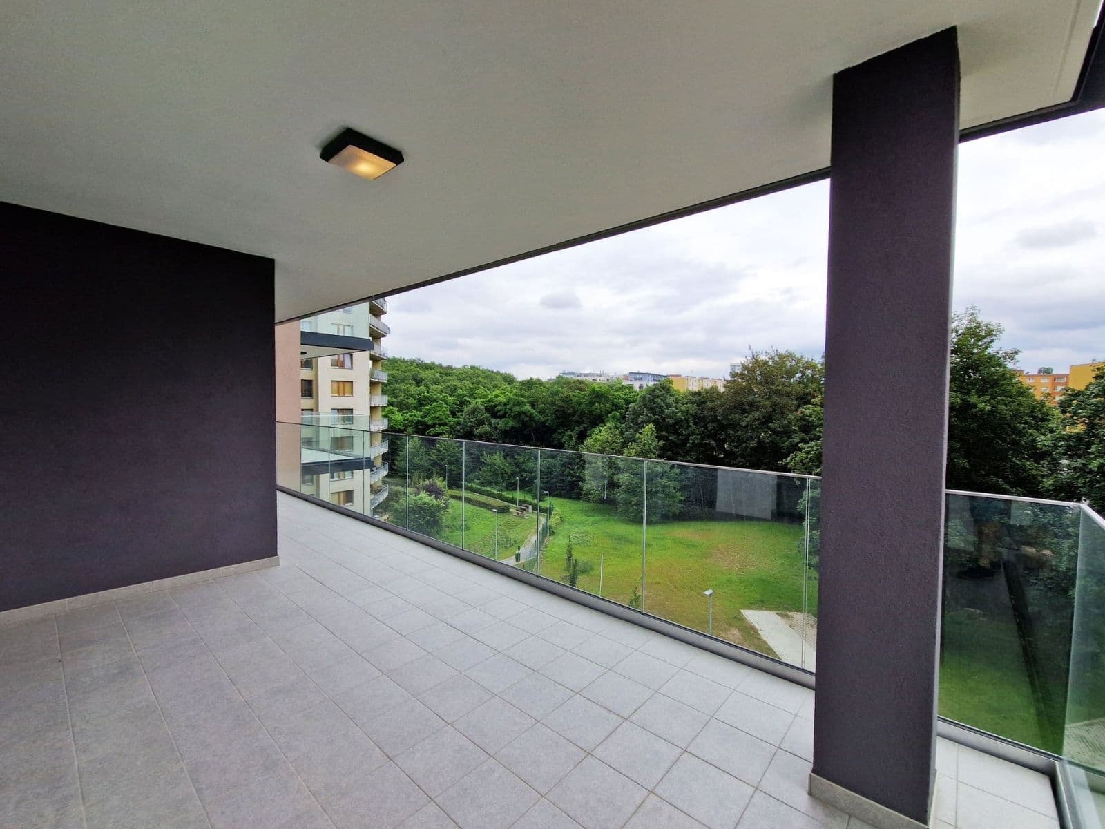 2 bedroom with open-plan kitchen flat to rent, 87 m², K Červenému vrchu, Prague, Prague 2 bedroom with open-plan kitchen flat to rent, 87 m², K Červenému vrchu, Prague, Prague