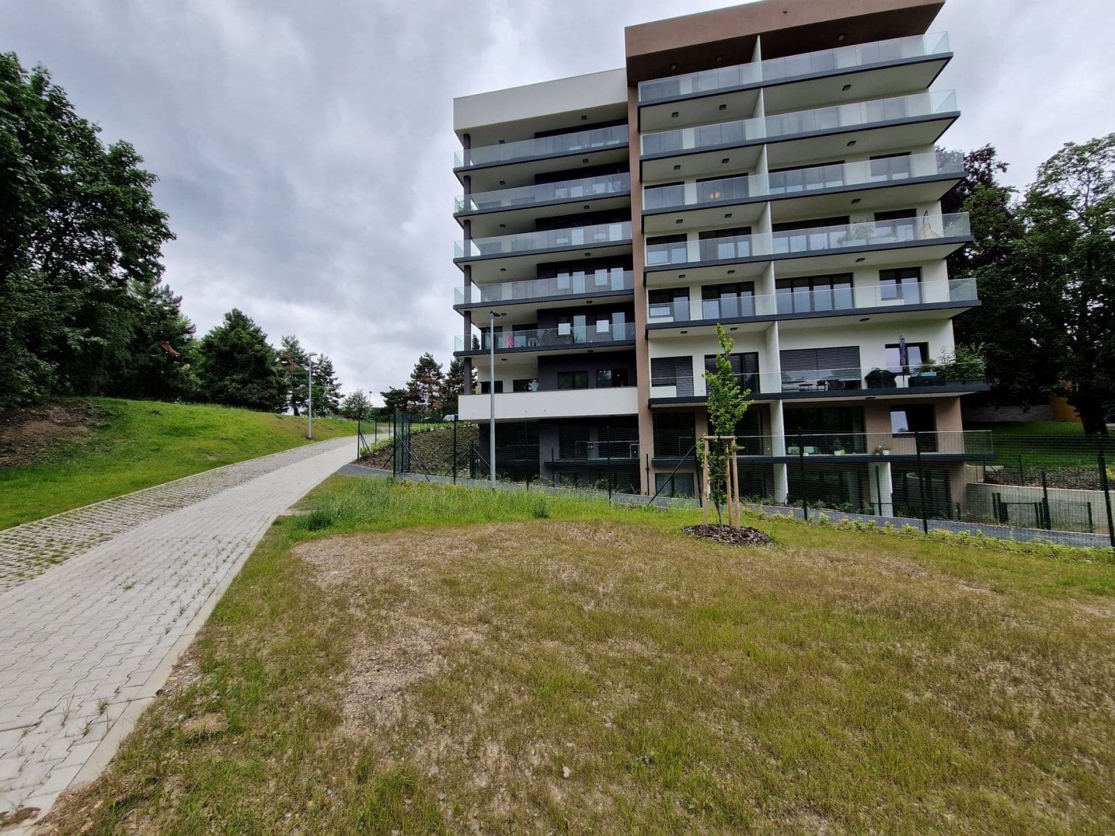 2 bedroom with open-plan kitchen flat to rent, 87 m², K Červenému vrchu, Prague, Prague 2 bedroom with open-plan kitchen flat to rent, 87 m², K Červenému vrchu, Prague, Prague