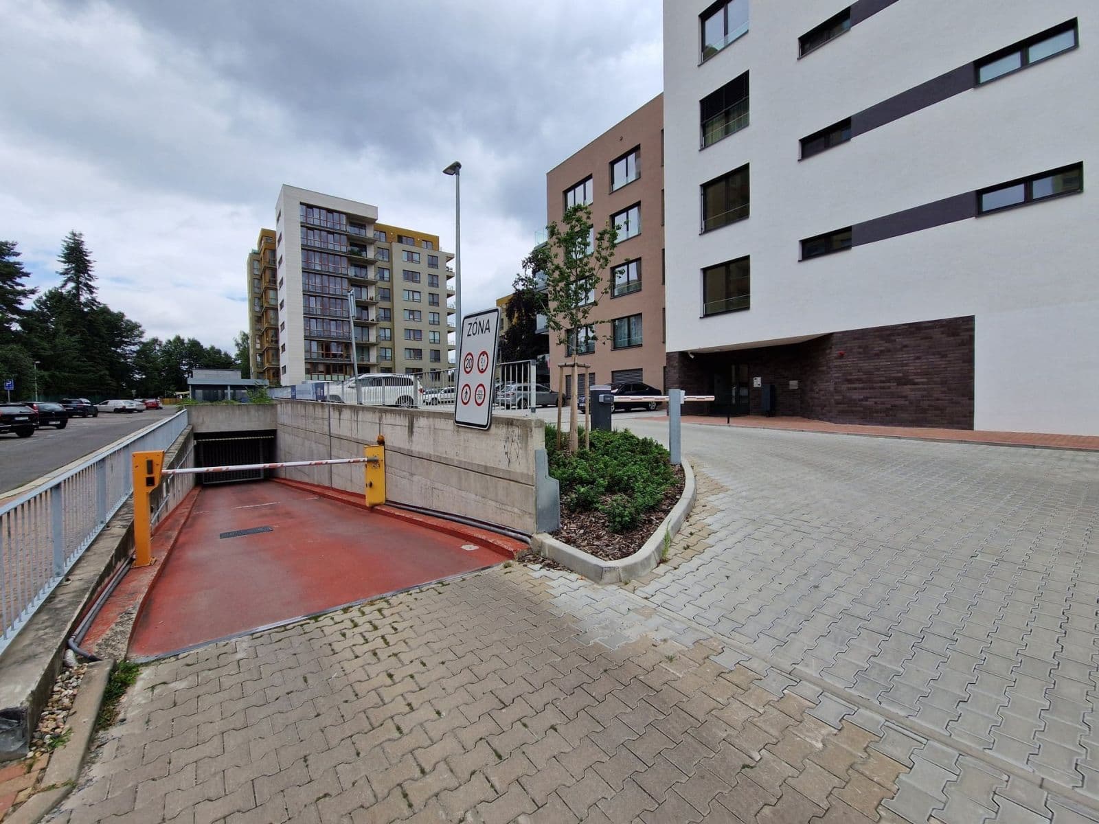 2 bedroom with open-plan kitchen flat to rent, 87 m², K Červenému vrchu, Prague, Prague 2 bedroom with open-plan kitchen flat to rent, 87 m², K Červenému vrchu, Prague, Prague