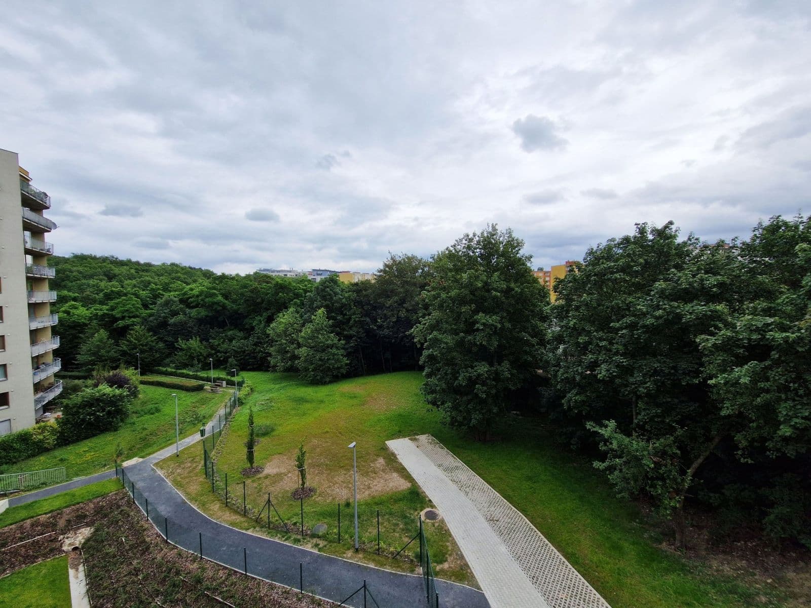 2 bedroom with open-plan kitchen flat to rent, 87 m², K Červenému vrchu, Prague, Prague 2 bedroom with open-plan kitchen flat to rent, 87 m², K Červenému vrchu, Prague, Prague