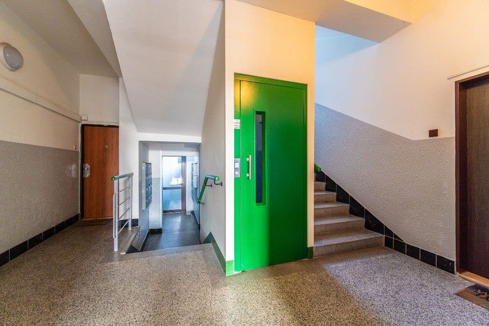 1 bedroom with open-plan kitchen flat to rent, 53 m², Vladivostocká, Prague, Prague 1 bedroom with open-plan kitchen flat to rent, 53 m², Vladivostocká, Prague, Prague