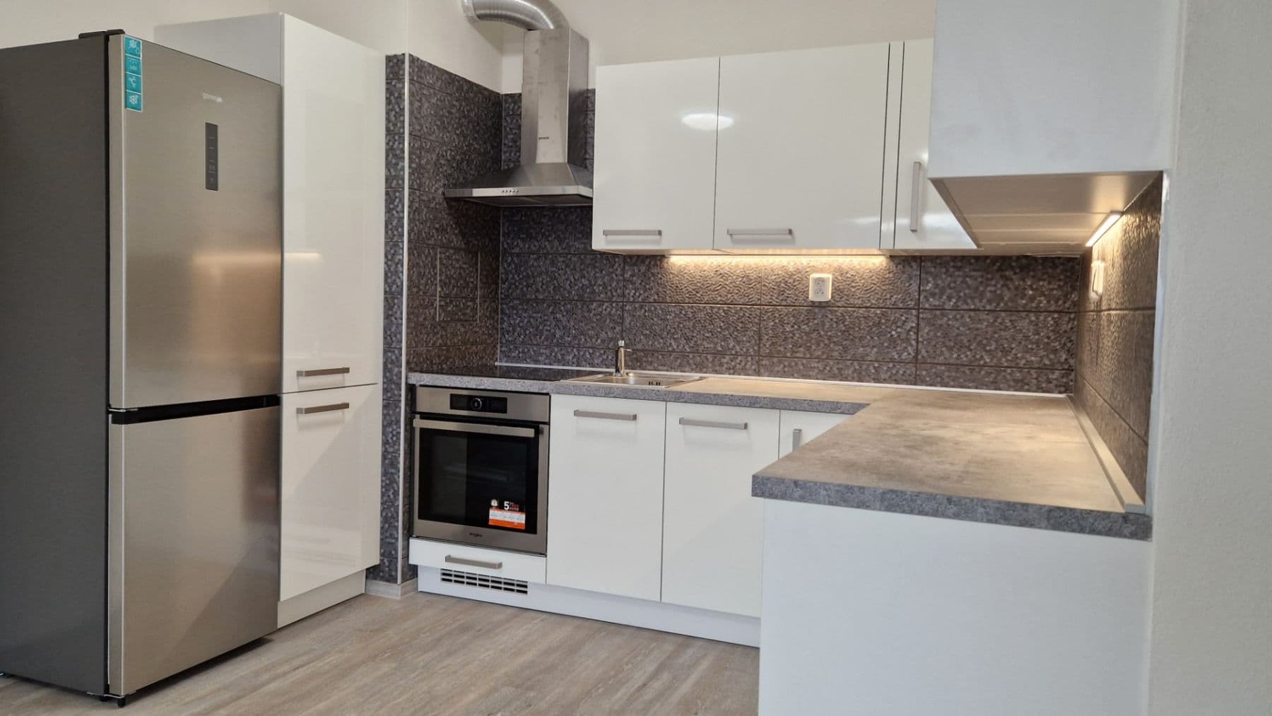 1 bedroom with open-plan kitchen flat to rent, 55 m², Studentská, Plzeň, Plzeňský Region 1 bedroom with open-plan kitchen flat to rent, 55 m², Studentská, Plzeň, Plzeňský Region