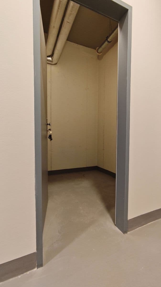 Studio flat to rent, 35 m², Poděbradská, Prague, Prague Studio flat to rent, 35 m², Poděbradská, Prague, Prague