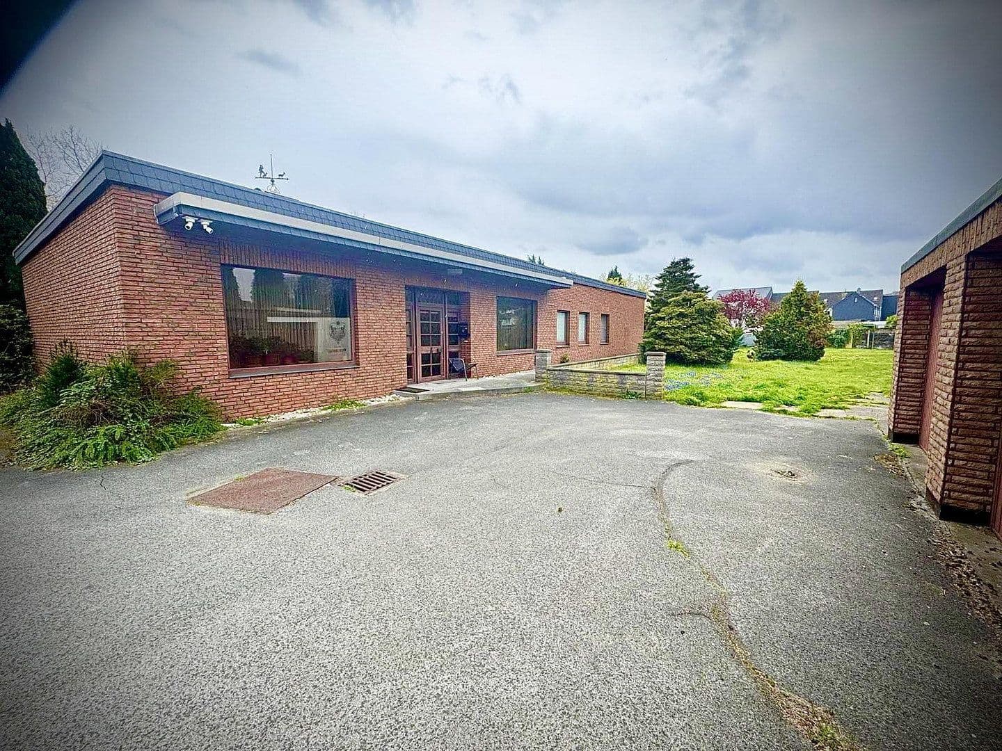 house for sale, 229 m², Oberhausen, North Rhine-Westphalia house for sale, 229 m², Oberhausen, North Rhine-Westphalia