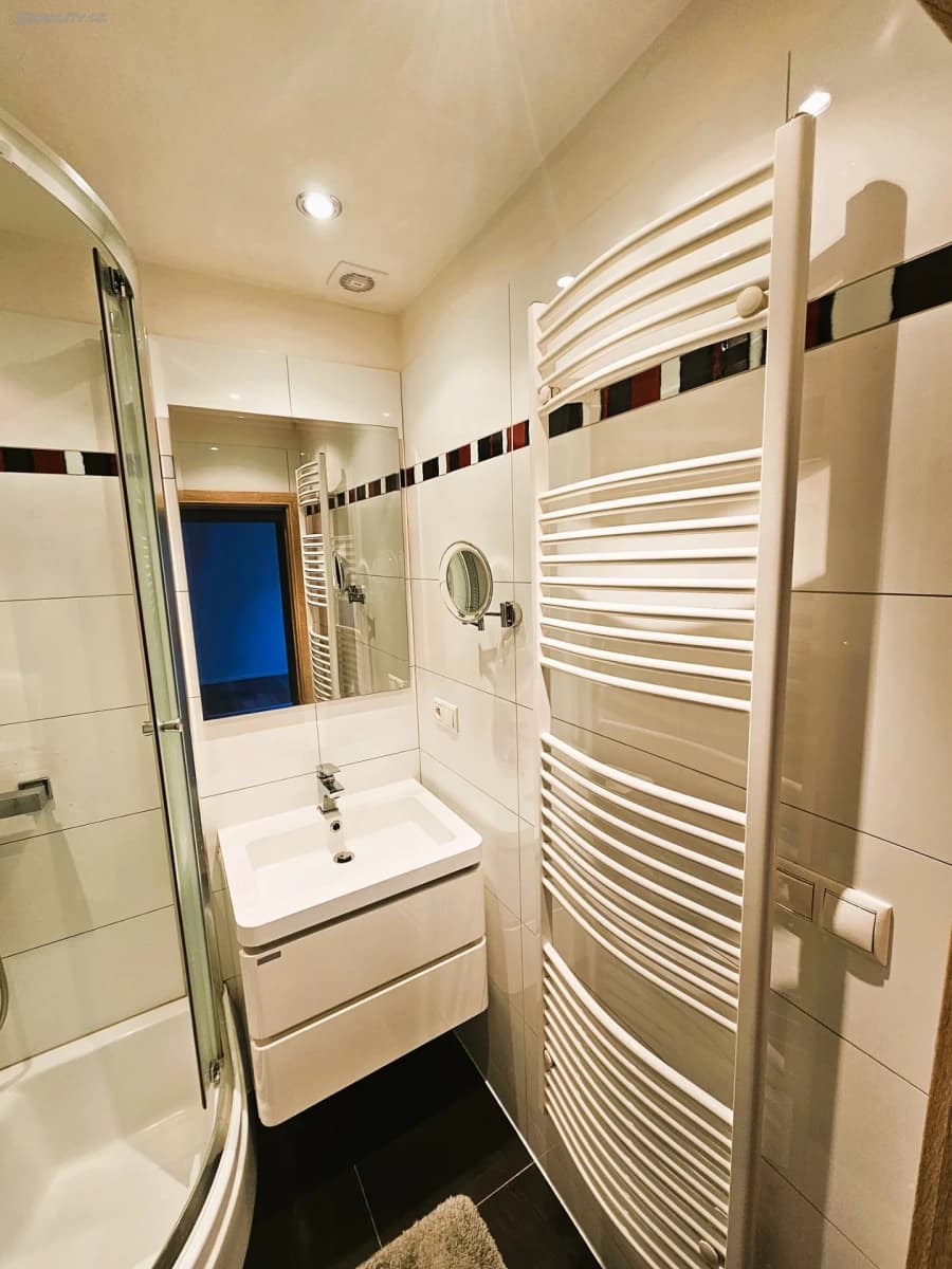 3 bedroom flat to rent, 73 m², Tuchorazská, Prague, Prague 3 bedroom flat to rent, 73 m², Tuchorazská, Prague, Prague