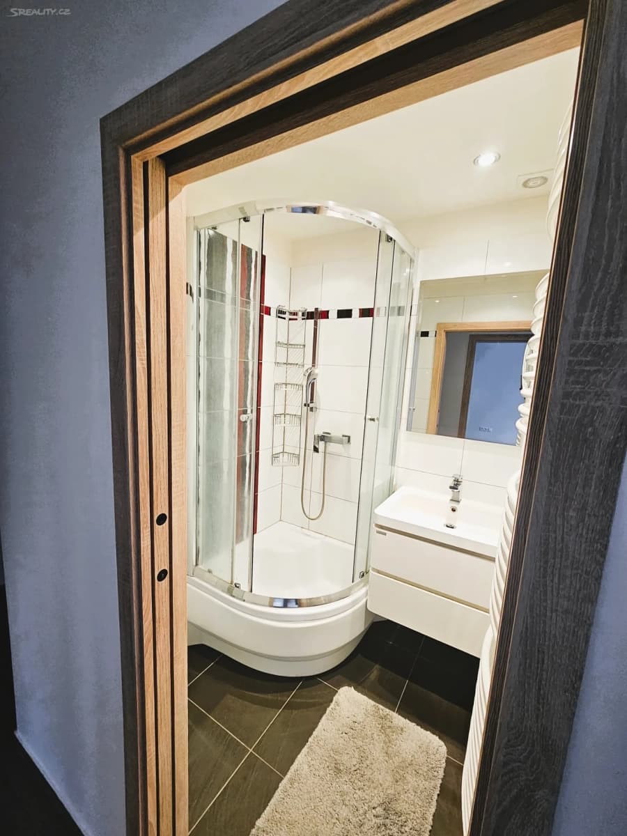 3 bedroom flat to rent, 73 m², Tuchorazská, Prague, Prague 3 bedroom flat to rent, 73 m², Tuchorazská, Prague, Prague