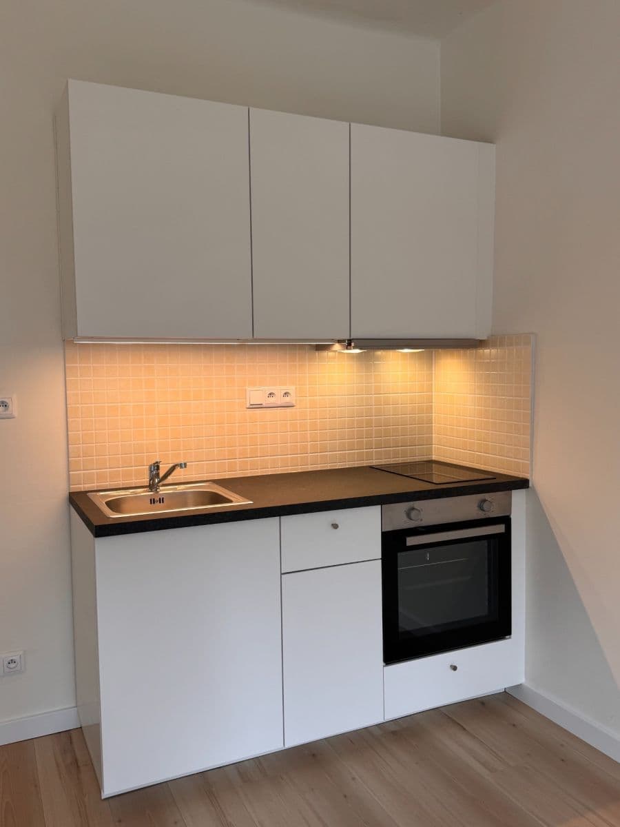 Small studio flat to rent, 28 m², Jaurisova, Prague, Prague Small studio flat to rent, 28 m², Jaurisova, Prague, Prague