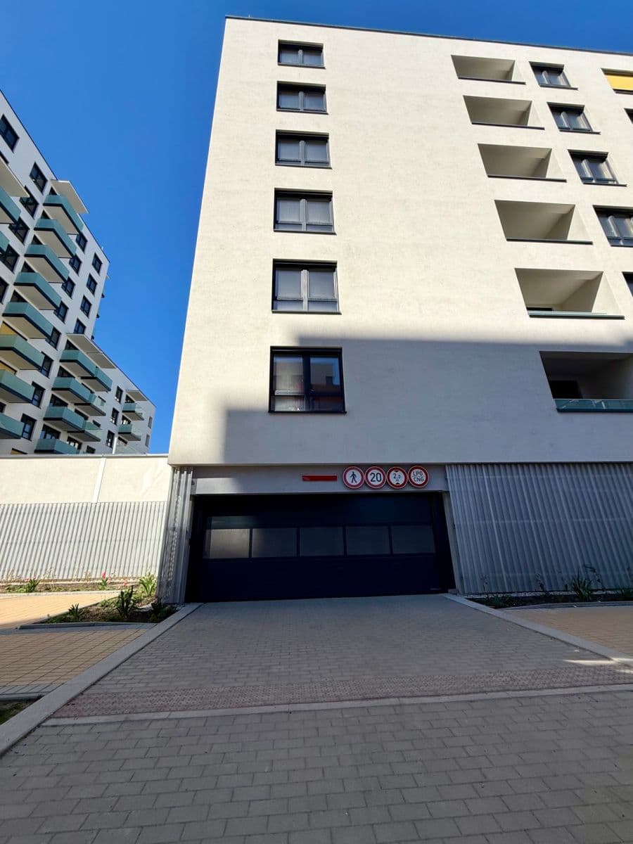 garage to rent, 12 m², Pod Harfou, Prague, Prague garage to rent, 12 m², Pod Harfou, Prague, Prague