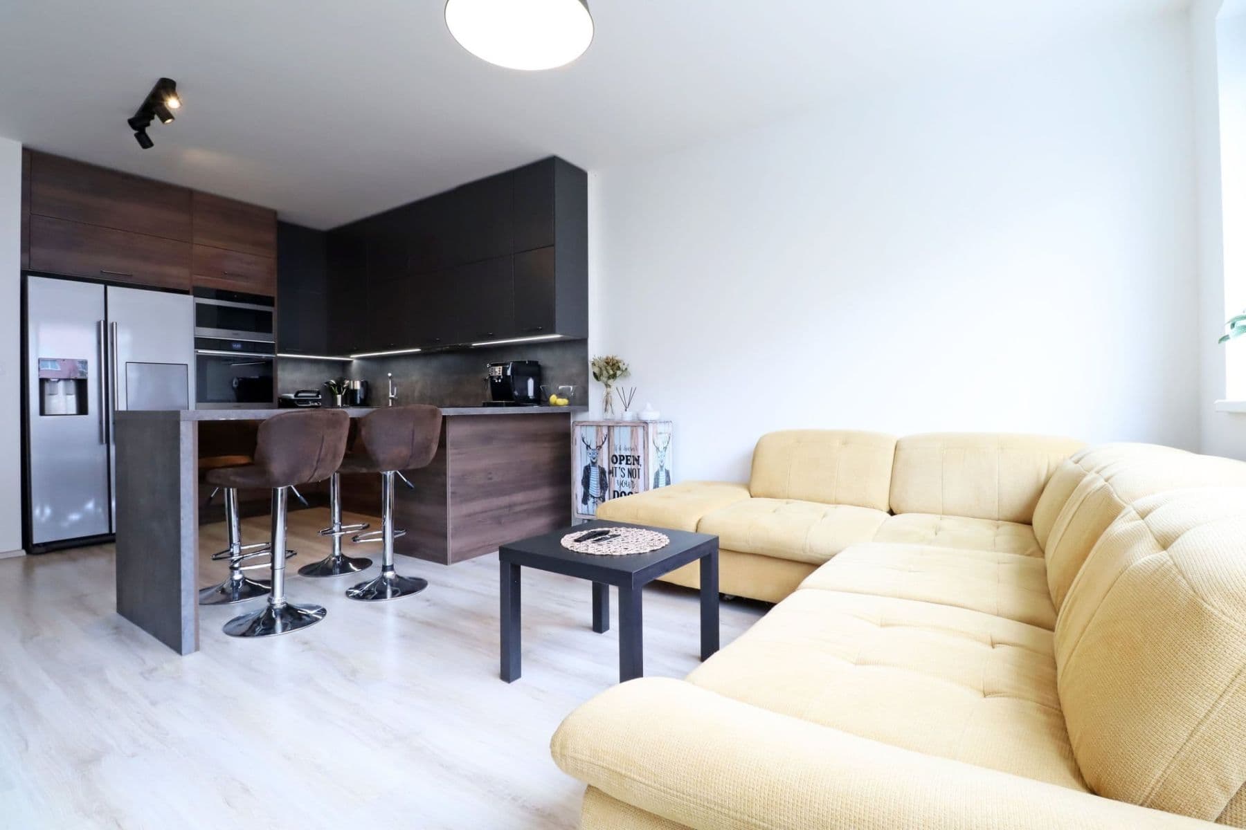 1 bedroom with open-plan kitchen flat to rent, 58 m², Tupolevova, Prague, Prague 1 bedroom with open-plan kitchen flat to rent, 58 m², Tupolevova, Prague, Prague