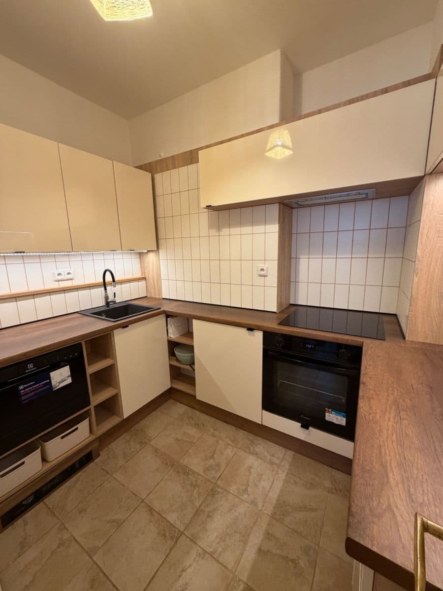 2 bedroom flat to rent, 52 m², Baranova, Prague, Prague 2 bedroom flat to rent, 52 m², Baranova, Prague, Prague