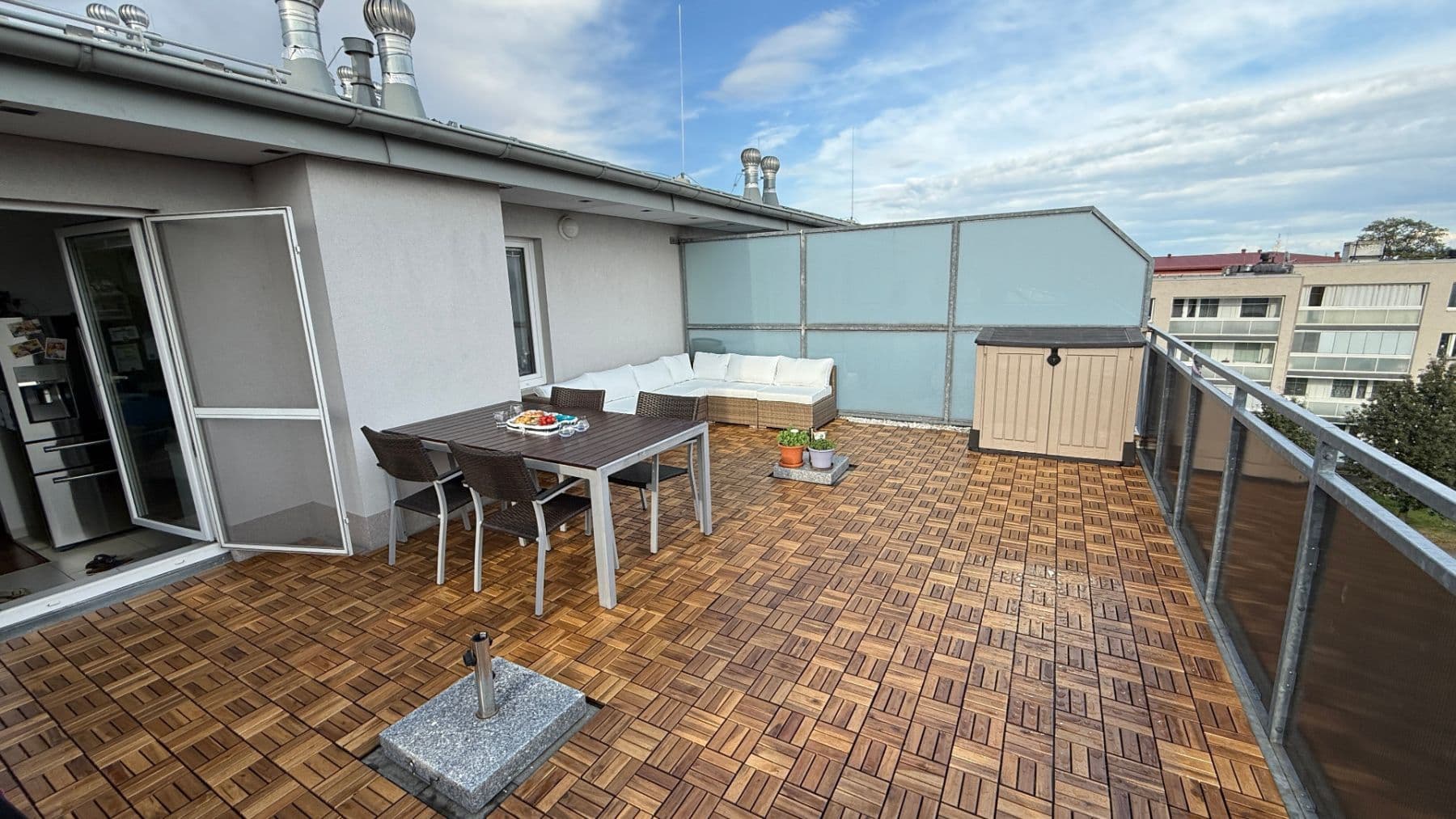 2 bedroom with open-plan kitchen flat to rent, 100 m², Českodubská, Prague, Prague 2 bedroom with open-plan kitchen flat to rent, 100 m², Českodubská, Prague, Prague