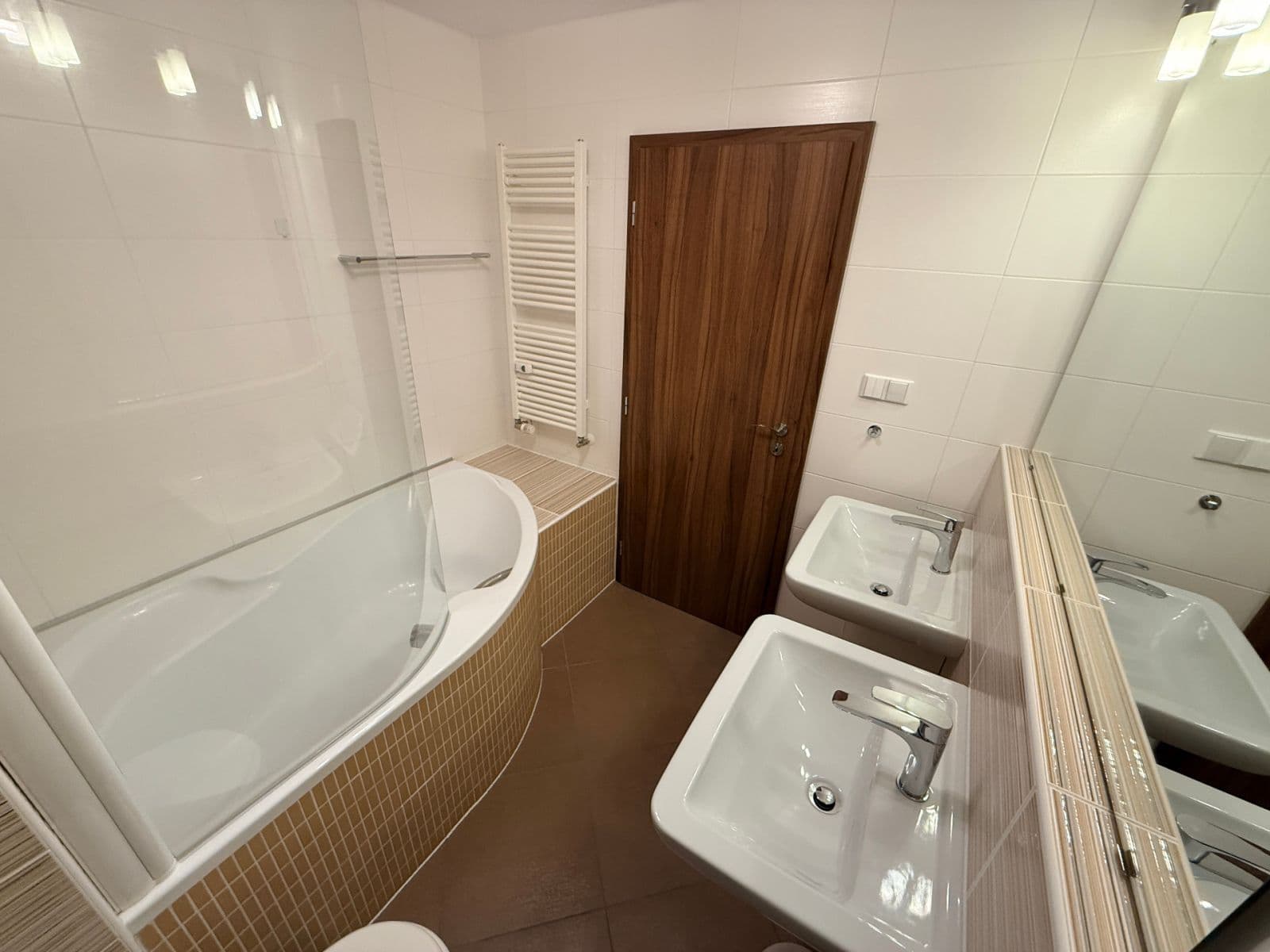 2 bedroom with open-plan kitchen flat to rent, 100 m², Českodubská, Prague, Prague 2 bedroom with open-plan kitchen flat to rent, 100 m², Českodubská, Prague, Prague