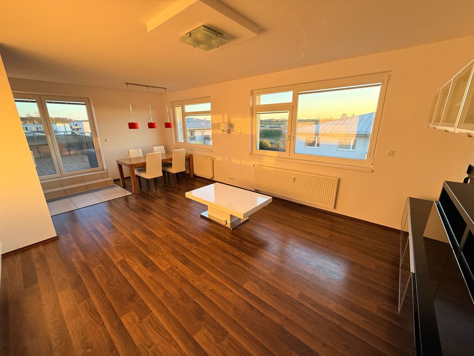 2 bedroom with open-plan kitchen flat to rent, 100 m², Českodubská, Prague, Prague 2 bedroom with open-plan kitchen flat to rent, 100 m², Českodubská, Prague, Prague