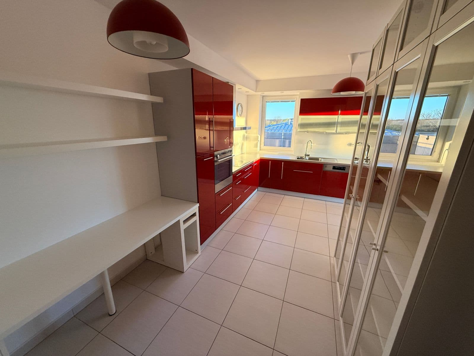 2 bedroom with open-plan kitchen flat to rent, 100 m², Českodubská, Prague, Prague 2 bedroom with open-plan kitchen flat to rent, 100 m², Českodubská, Prague, Prague