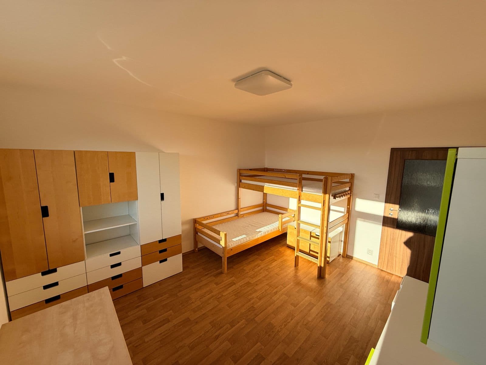 2 bedroom with open-plan kitchen flat to rent, 100 m², Českodubská, Prague, Prague 2 bedroom with open-plan kitchen flat to rent, 100 m², Českodubská, Prague, Prague