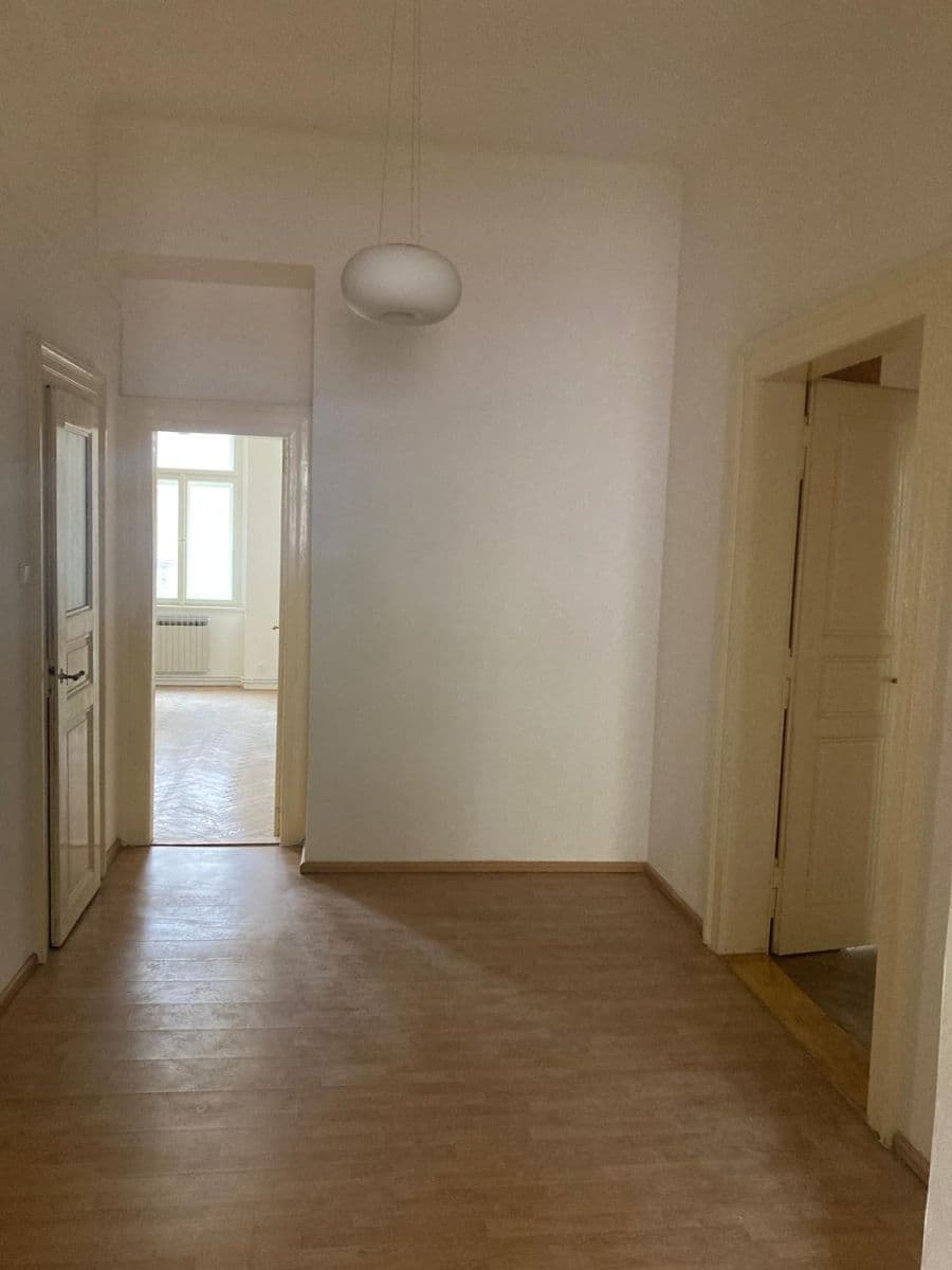 3 bedroom flat to rent, 107 m², Sázavská, Prague, Prague 3 bedroom flat to rent, 107 m², Sázavská, Prague, Prague