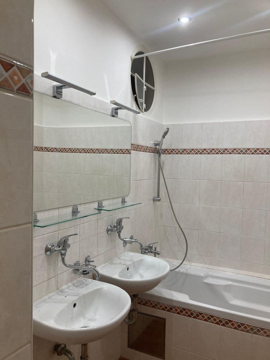 3 bedroom flat to rent, 107 m², Sázavská, Prague, Prague 3 bedroom flat to rent, 107 m², Sázavská, Prague, Prague