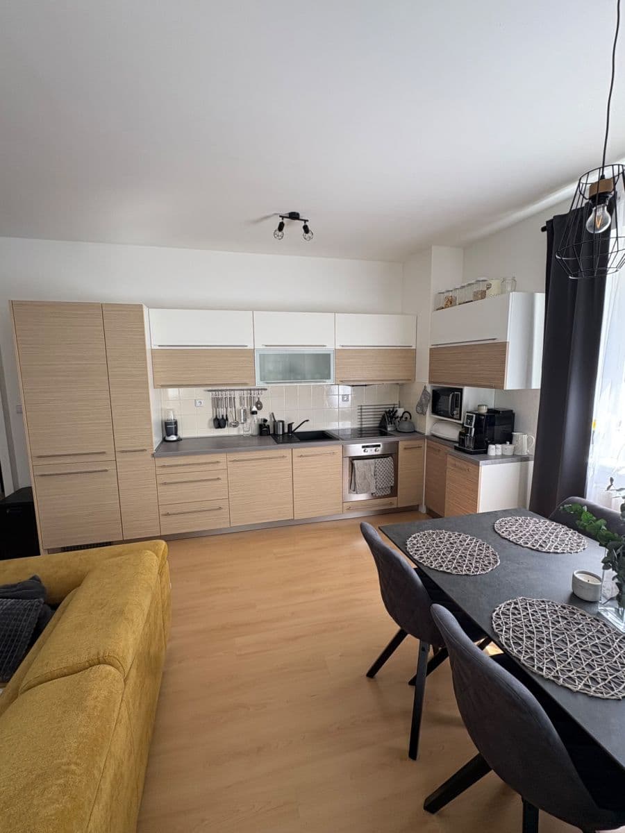 1 bedroom with open-plan kitchen flat to rent, 62 m², Obránců míru, Třebíč, Vysočina Region 1 bedroom with open-plan kitchen flat to rent, 62 m², Obránců míru, Třebíč, Vysočina Region