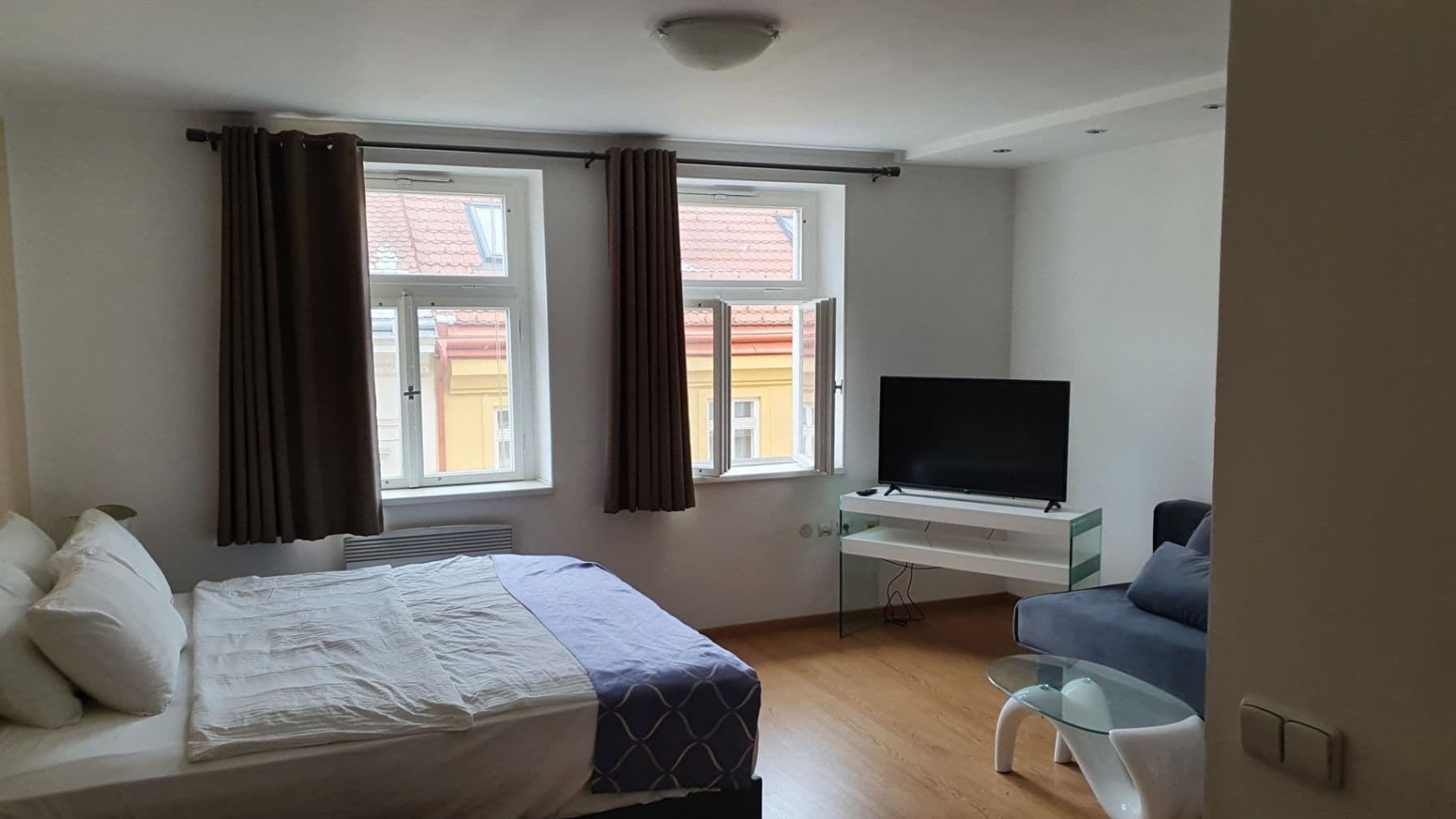 Studio flat to rent, 37 m², Roháčova, Prague, Prague Studio flat to rent, 37 m², Roháčova, Prague, Prague