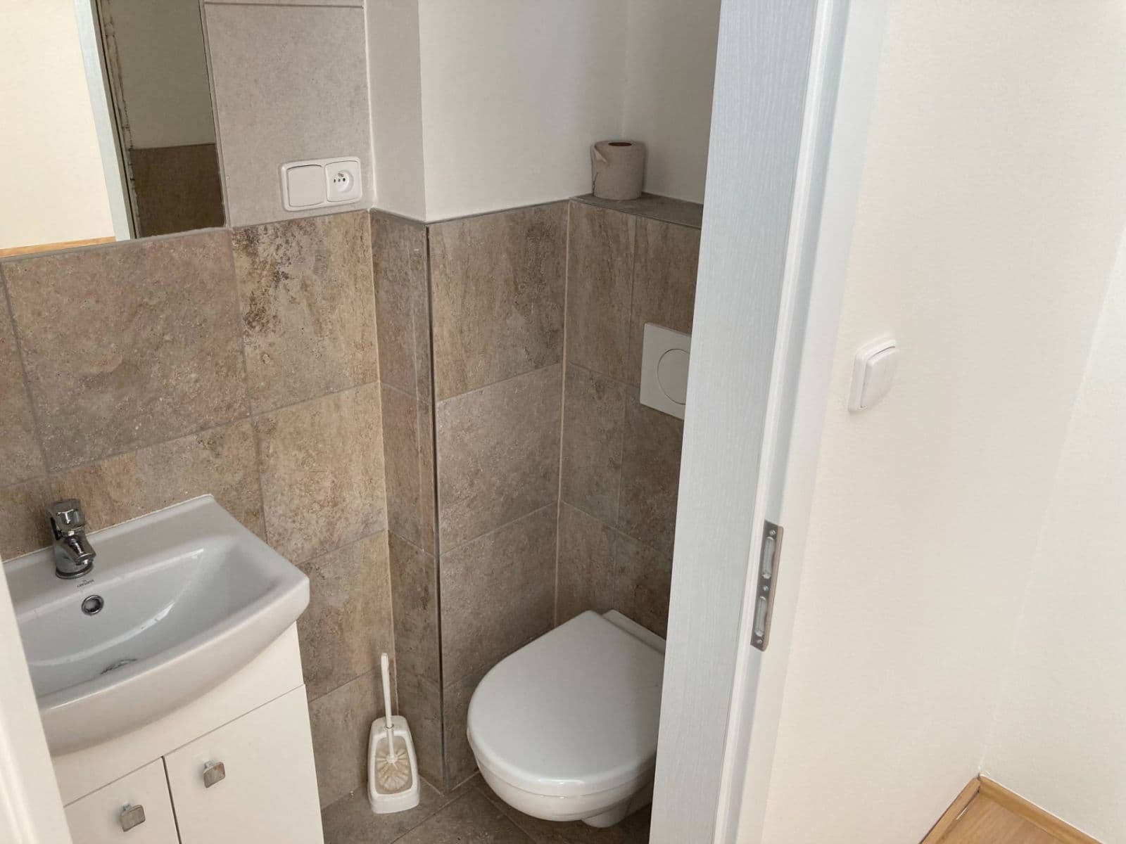 Studio flat to rent, 20 m², Pod Sychrovem Ⅰ, Prague, Prague Studio flat to rent, 20 m², Pod Sychrovem Ⅰ, Prague, Prague